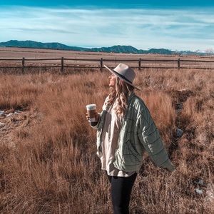 Meet your Posher, Whitnye